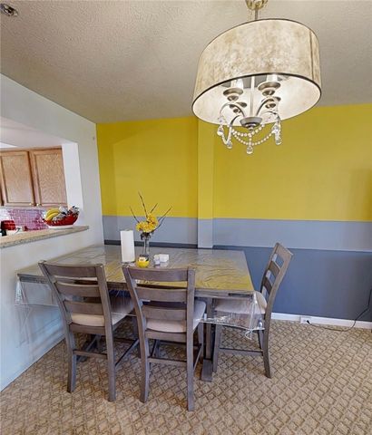 1368 Meadowbrook Dr, North Strabane, PA 15317