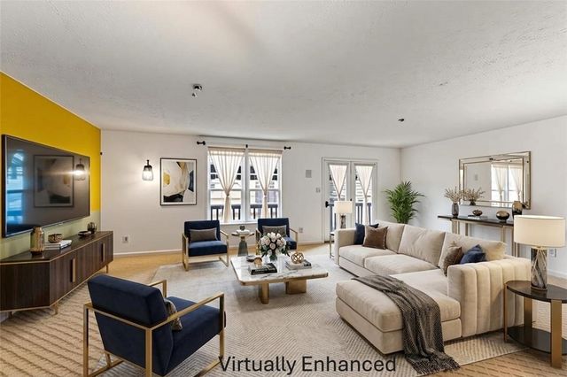 1368 Meadowbrook Dr, North Strabane, PA 15317