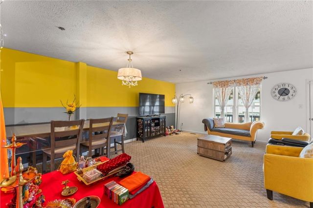 1368 Meadowbrook Dr, North Strabane, PA 15317