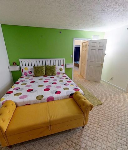 1368 Meadowbrook Dr, North Strabane, PA 15317