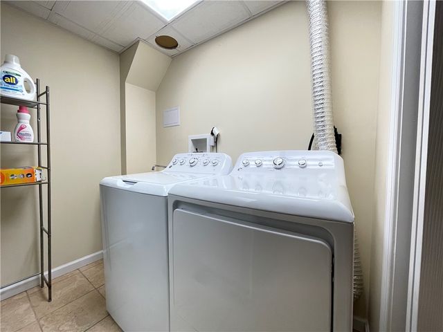 1368 Meadowbrook Dr, North Strabane, PA 15317