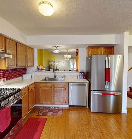 1368 Meadowbrook Dr, North Strabane, PA 15317