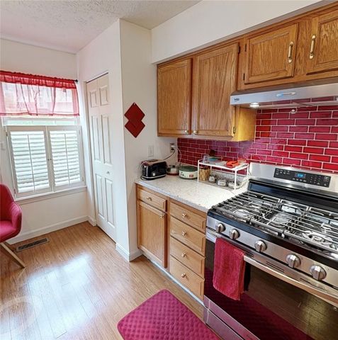 1368 Meadowbrook Dr, North Strabane, PA 15317