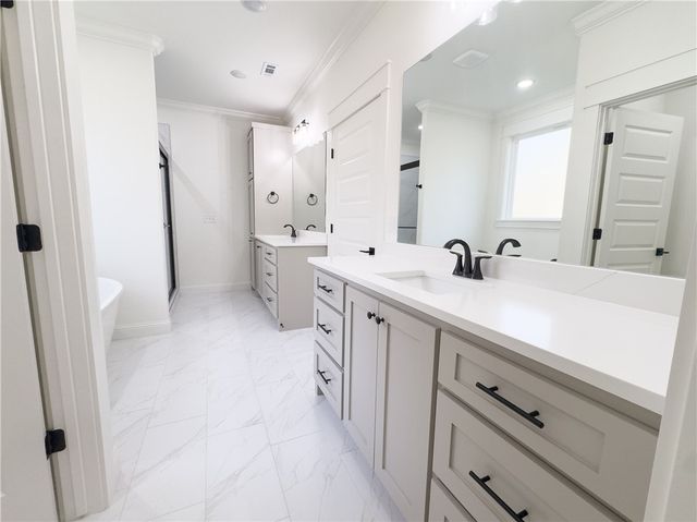 7 Torran Lane, Bella Vista, AR 72715