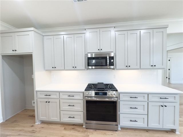 7 Torran Lane, Bella Vista, AR 72715