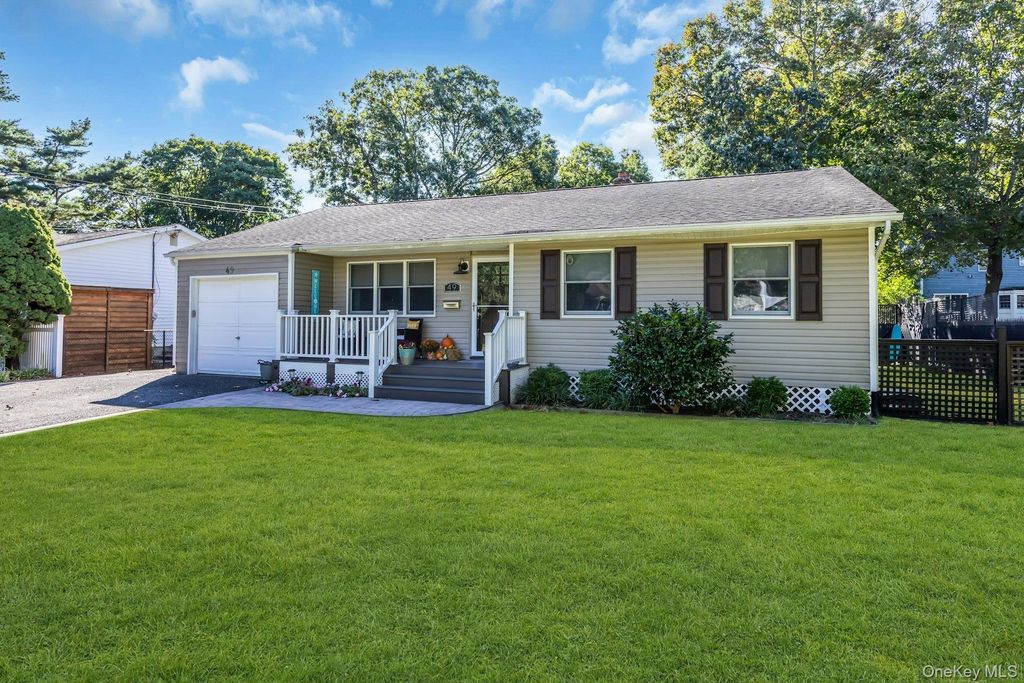 49 Muriel Place, West Sayville, NY 11796 — photo 2