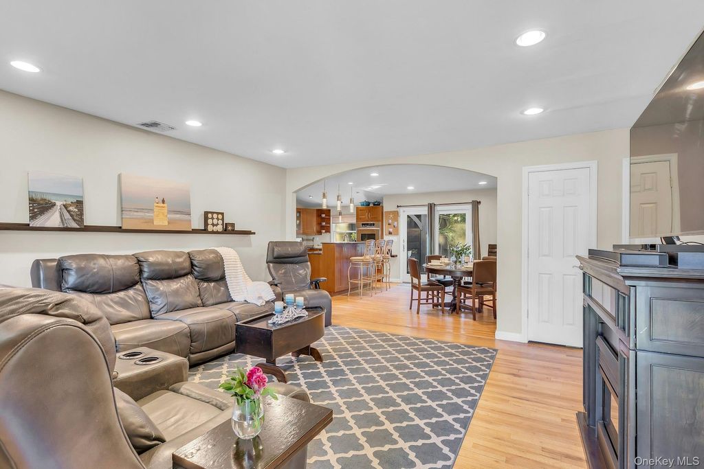 49 Muriel Place, West Sayville, NY 11796 — photo 5