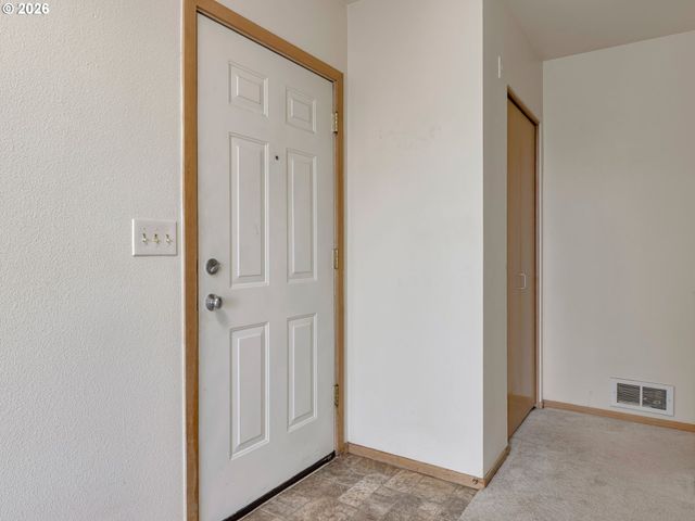 232 Nw UPTOWN Ter 1B, Portland, OR 97210