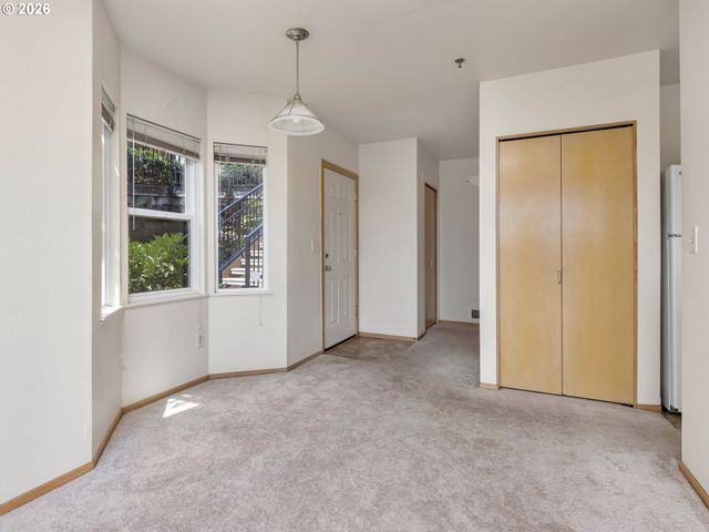 232 Nw UPTOWN Ter 1B, Portland, OR 97210