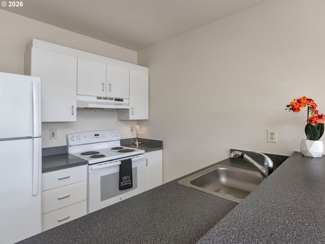 232 Nw UPTOWN Ter 1B, Portland, OR 97210