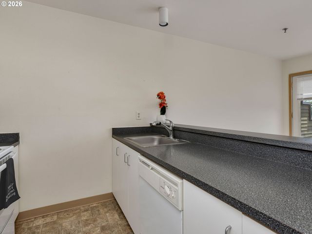 232 Nw UPTOWN Ter 1B, Portland, OR 97210