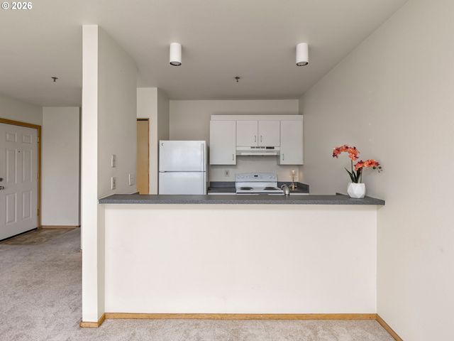 232 Nw UPTOWN Ter 1B, Portland, OR 97210