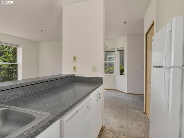 232 Nw UPTOWN Ter 1B, Portland, OR 97210