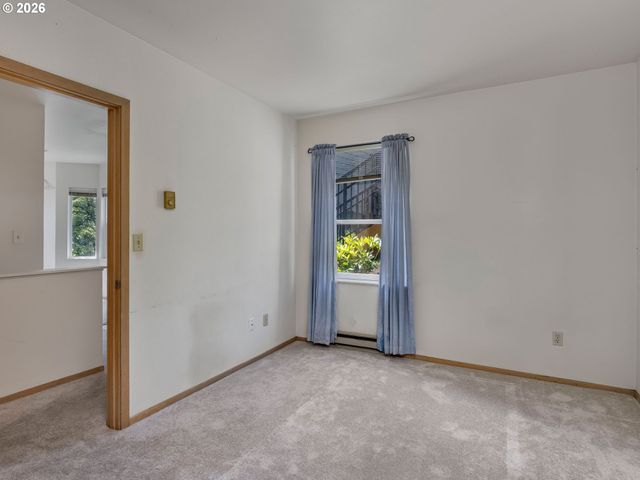 232 Nw UPTOWN Ter 1B, Portland, OR 97210