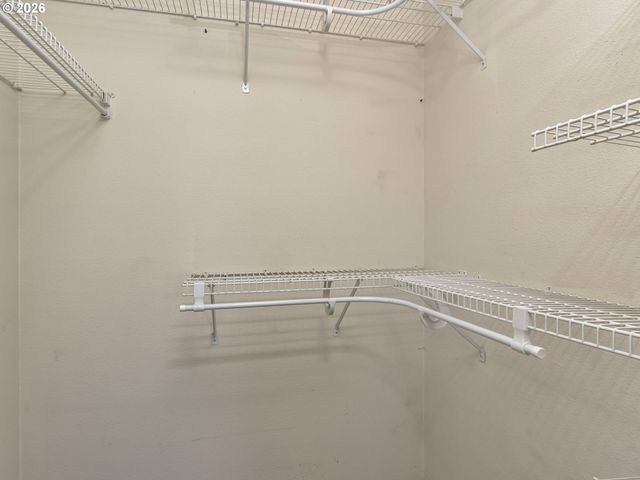 232 Nw UPTOWN Ter 1B, Portland, OR 97210