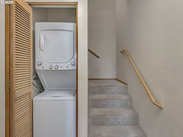 232 Nw UPTOWN Ter 1B, Portland, OR 97210
