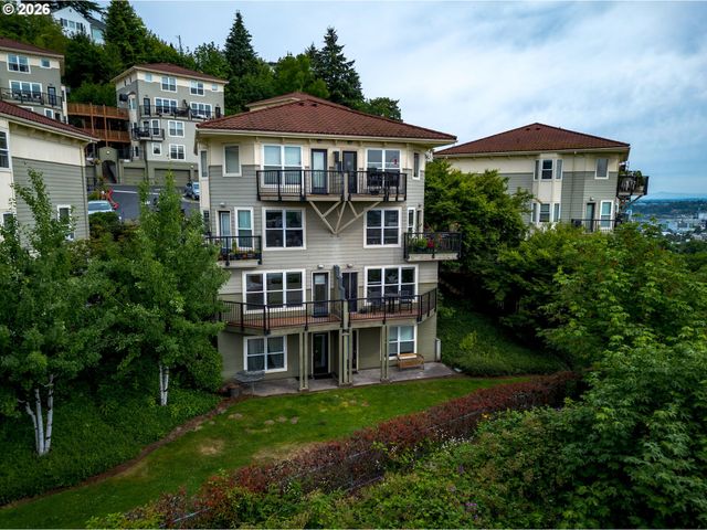 232 Nw UPTOWN Ter 1B, Portland, OR 97210