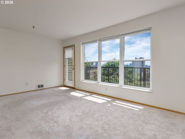 232 Nw UPTOWN Ter 1B, Portland, OR 97210