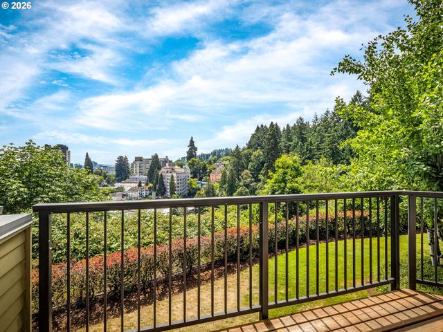 232 Nw UPTOWN Ter 1B, Portland, OR 97210