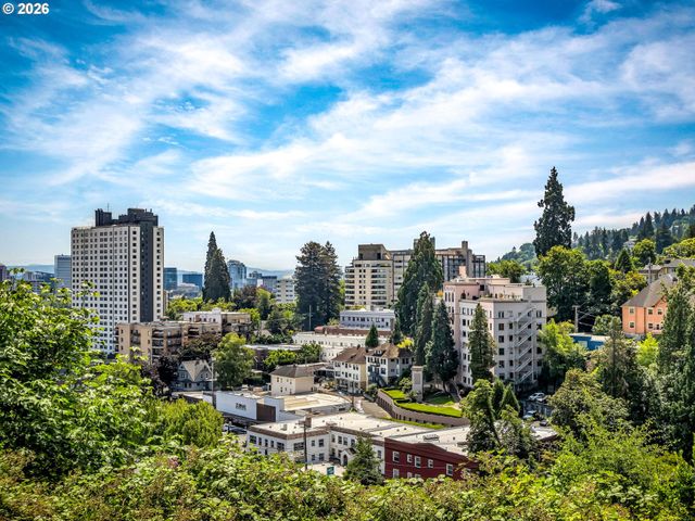 232 Nw UPTOWN Ter 1B, Portland, OR 97210