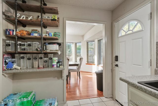 8710 S 88th East East Avenue, Tulsa, OK 74133