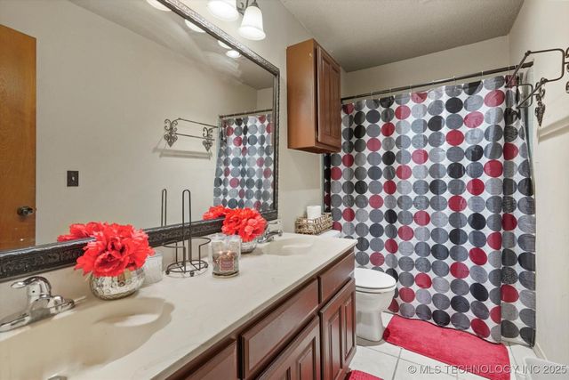 8710 S 88th East East Avenue, Tulsa, OK 74133