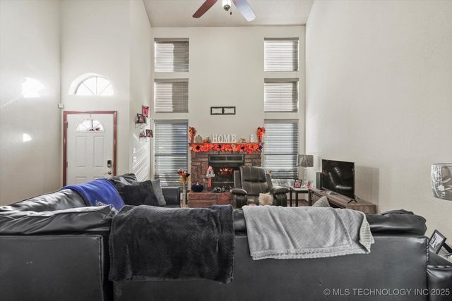 8710 S 88th East East Avenue, Tulsa, OK 74133