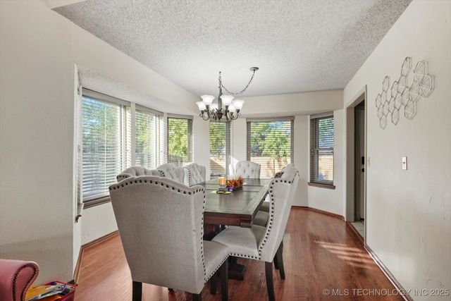 8710 S 88th East East Avenue, Tulsa, OK 74133