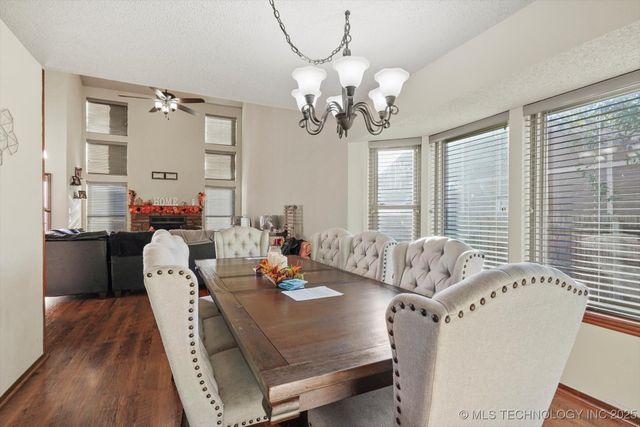 8710 S 88th East East Avenue, Tulsa, OK 74133