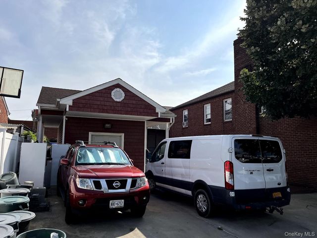 273 Meacham, Elmont, NY 11003