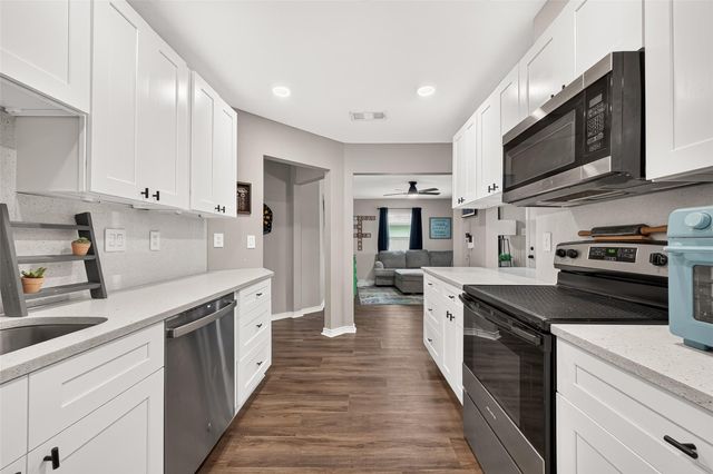 1005 Avenue D, Rosenberg, TX 77471