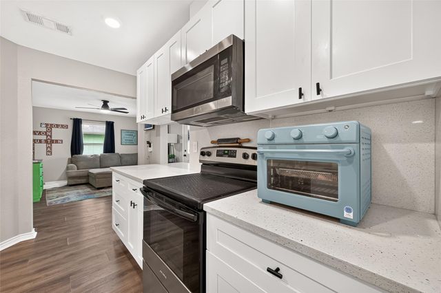 1005 Avenue D, Rosenberg, TX 77471
