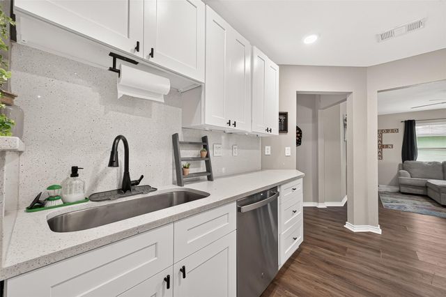 1005 Avenue D, Rosenberg, TX 77471