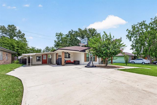 1005 Avenue D, Rosenberg, TX 77471