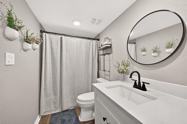1005 Avenue D, Rosenberg, TX 77471