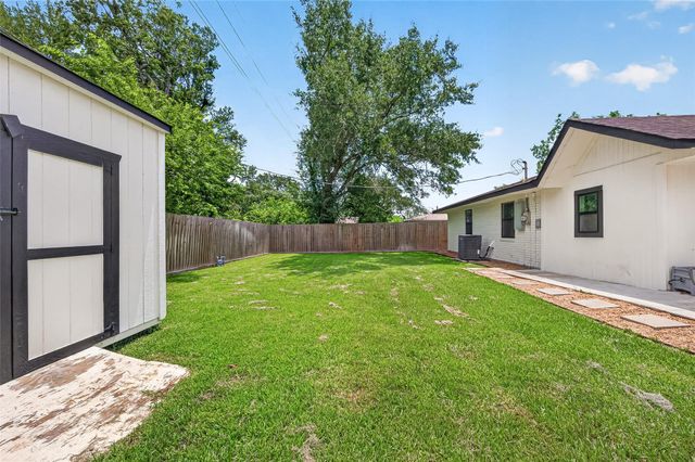 1005 Avenue D, Rosenberg, TX 77471