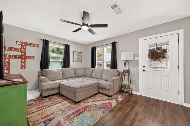 1005 Avenue D, Rosenberg, TX 77471