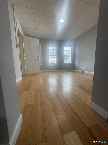 52 Ives Court, Bridgeport, CT 06606