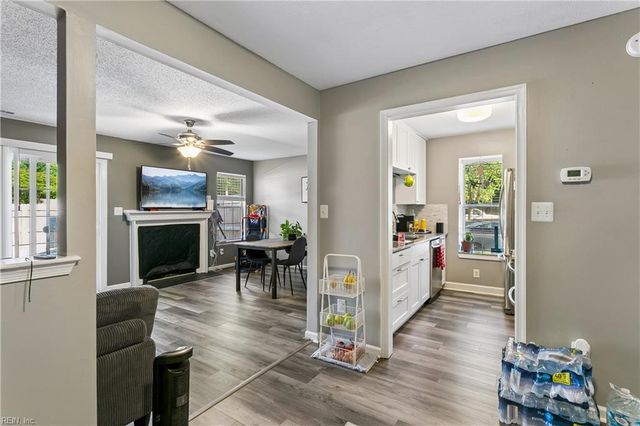 4 Treebark PL, Hampton, VA 23666