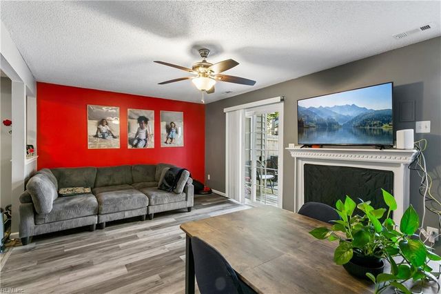 4 Treebark PL, Hampton, VA 23666
