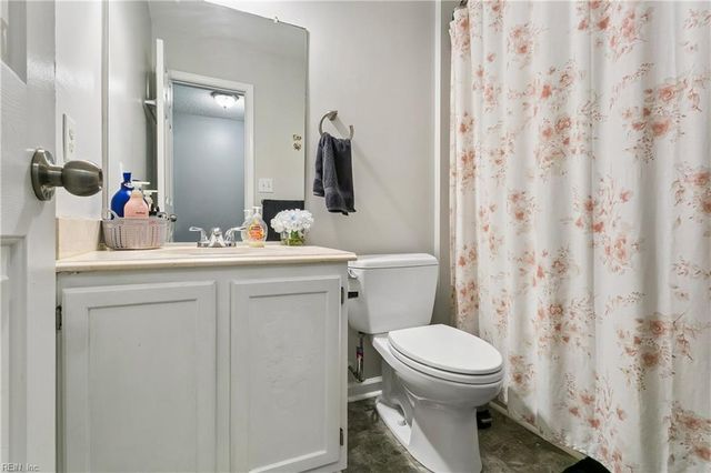 4 Treebark PL, Hampton, VA 23666