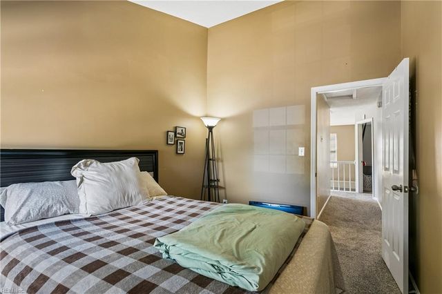 4 Treebark PL, Hampton, VA 23666