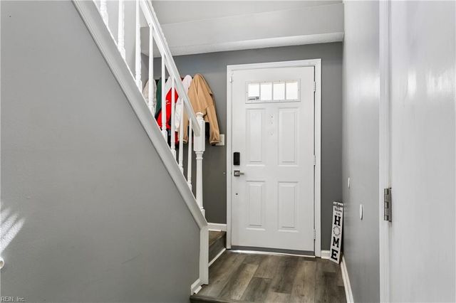 4 Treebark PL, Hampton, VA 23666