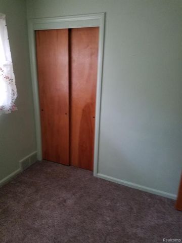 12835 W Parkway Street, Detroit, MI 48223
