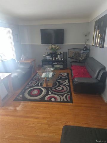 12835 W Parkway Street, Detroit, MI 48223