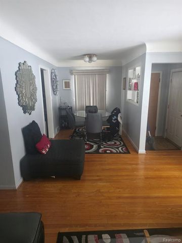 12835 W Parkway Street, Detroit, MI 48223