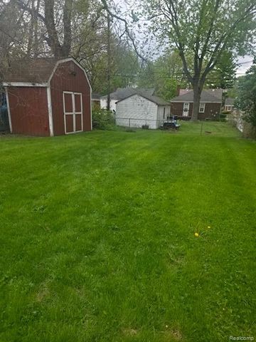 12835 W Parkway Street, Detroit, MI 48223