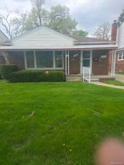 12835 W Parkway Street, Detroit, MI 48223
