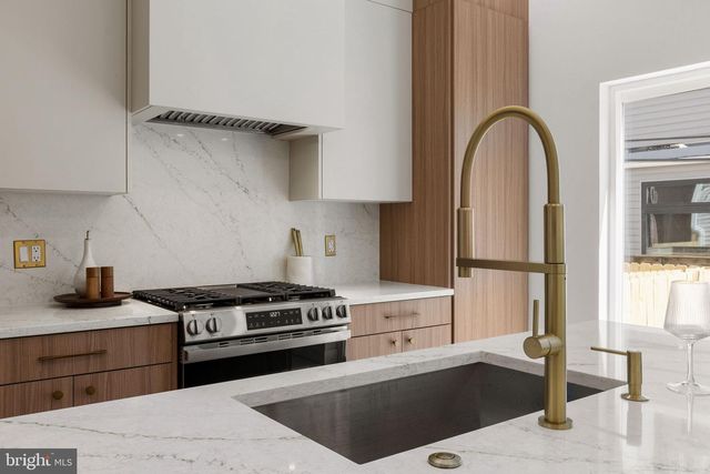 1709 N 4TH ST, Philadelphia, PA 19122