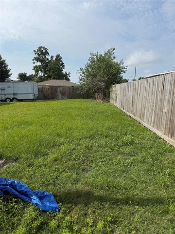 847 S Victory Drive, Houston, TX 77088